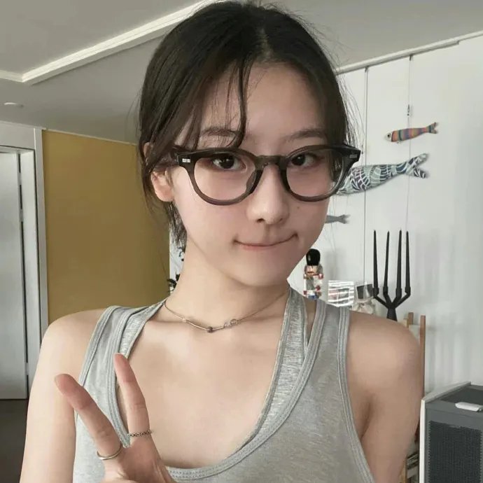 她房间里的云